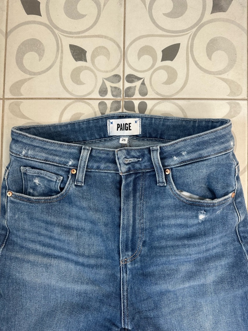 Paige Women’s jeans Stella Crop 26 Petite